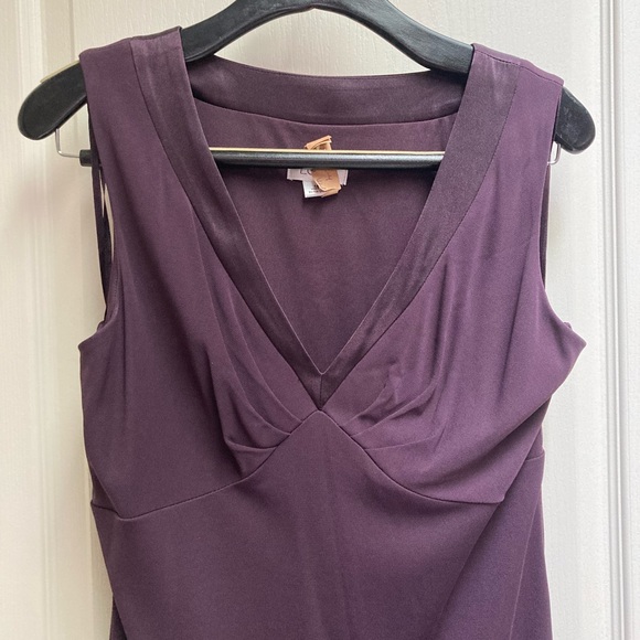 ANNE TAYLOR LOFT formal Sheath in rich plum. V-neck Ribbon trim Sidezip. Size 14 - Picture 6 of 7
